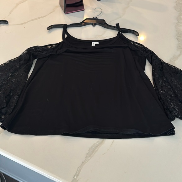 Kensie cold shoulder lace sleeve top M - Picture 1 of 5